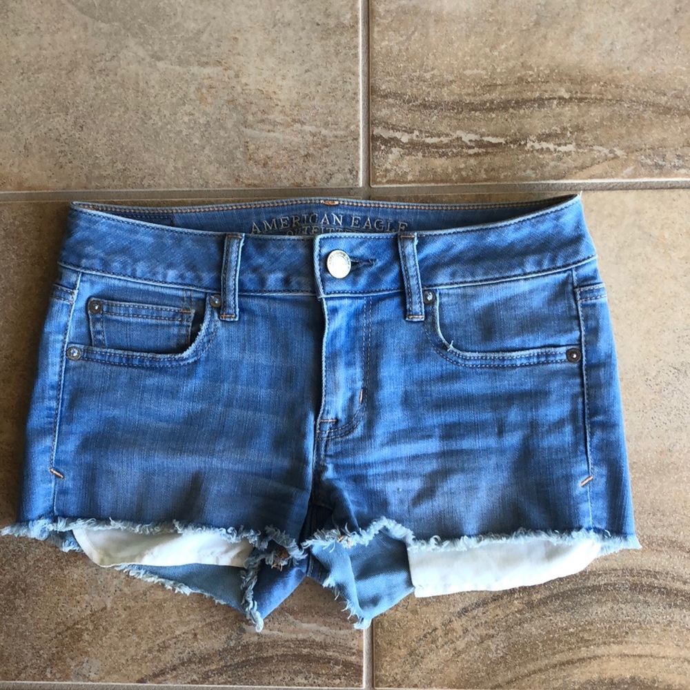 AE SHORTIE SIZE 2 15$ OR BEST OFFER!!